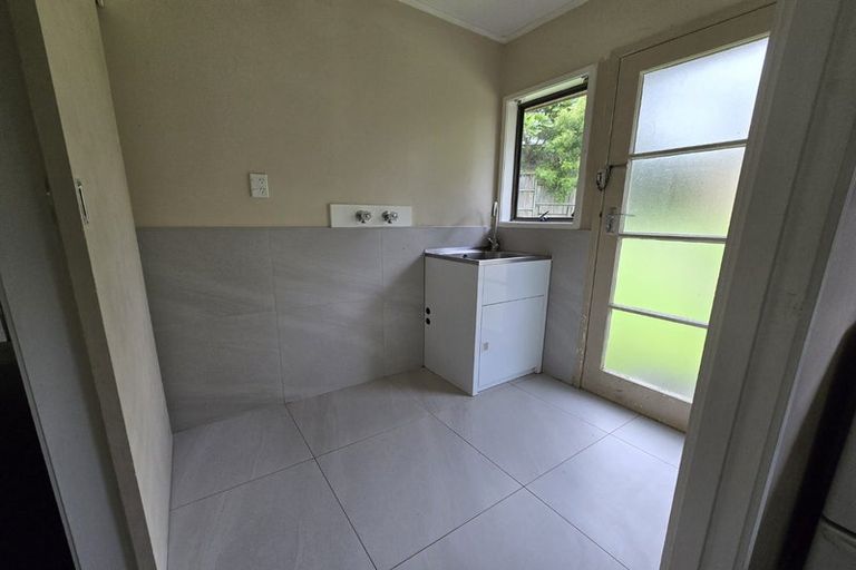 Photo of property in 14 Palmetto Place, Goodwood Heights, Auckland, 2105