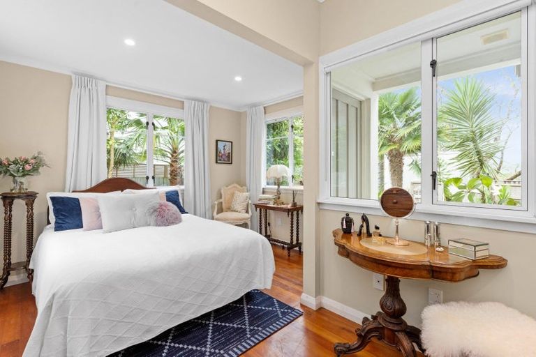 Photo of property in 6 Ormond Road, Hospital Hill, Napier, 4110