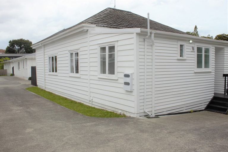 Photo of property in 55 Middlemore Crescent, Papatoetoe, Auckland, 2025