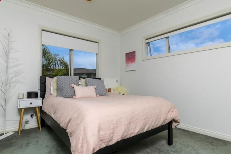 Photo of property in 2 Oscar Road, Greenhithe, Auckland, 0632