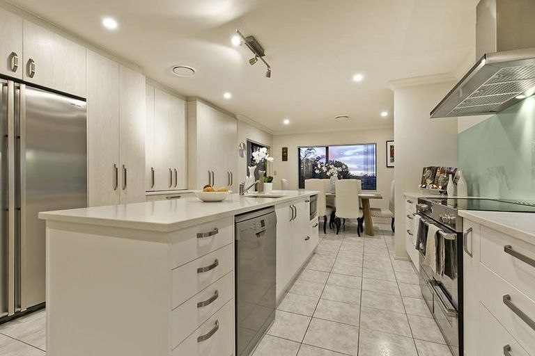 Photo of property in 36 Sapperton Drive, Henderson, Auckland, 0612