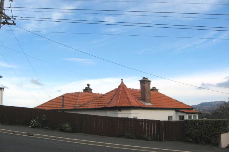 Photo of property in 18 Tomahawk Road, Andersons Bay, Dunedin, 9013