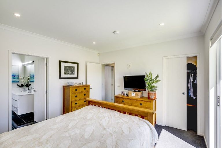 Photo of property in 11 Te Heipora Place, Havelock North, 4130