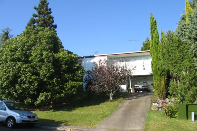 Photo of property in 23 Halberg Street, Glenfield, Auckland, 0629