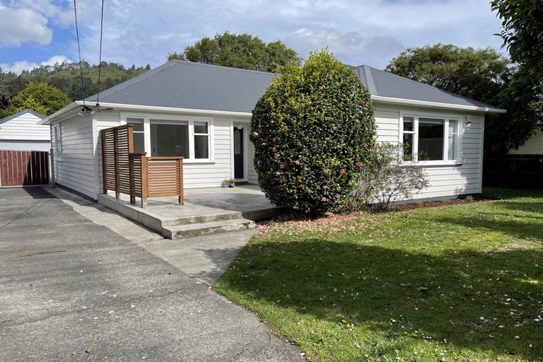 Photo of property in 7 Wood Street, Wainuiomata, Lower Hutt, 5014