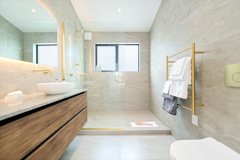 Photo of property in 18b Stratford Avenue, Milford, Auckland, 0620