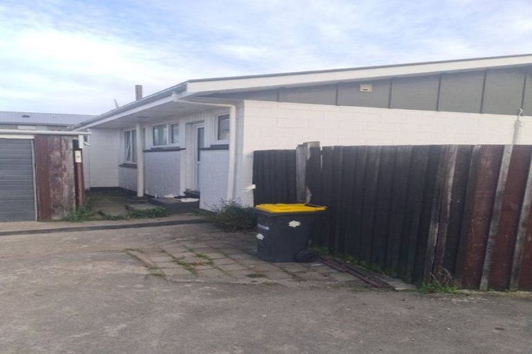 Photo of property in 4/14a Dickson Crescent, Hornby, Christchurch, 8042