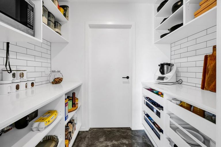 Photo of property in 8 Orite Drive, Welbourn, New Plymouth, 4310