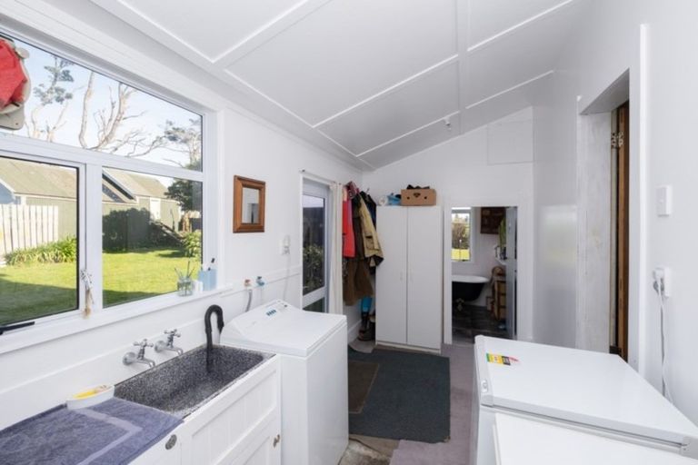 Photo of property in 1 Hadfield Street, Patea, 4520