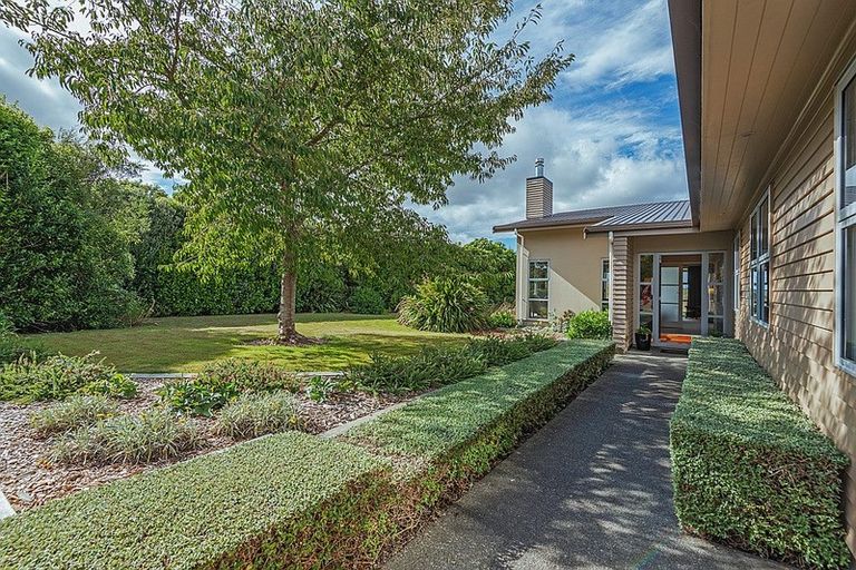 Photo of property in 38 Oram Drive, Turitea, Palmerston North, 4472