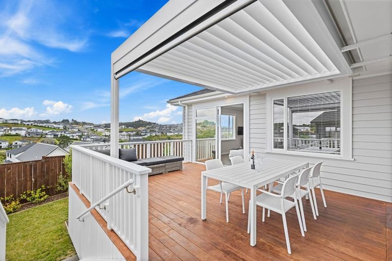 Photo of property in 10 Pekanga Road, Orewa, 0931