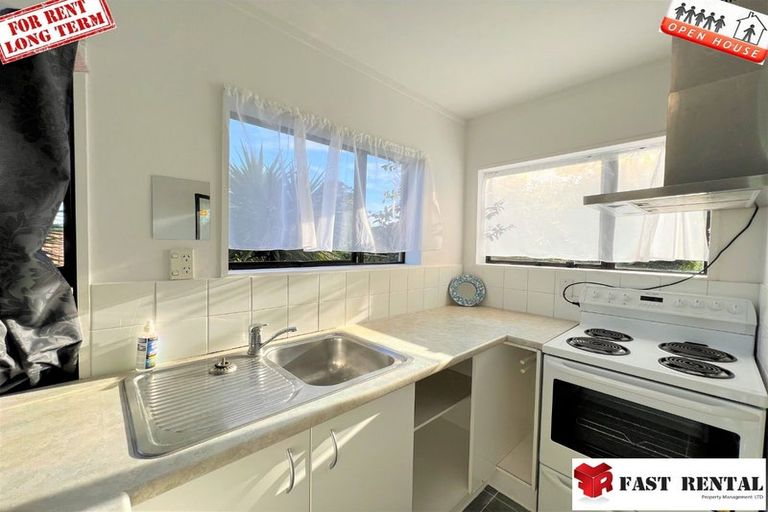 Photo of property in 2/186 Stapleford Crescent, Browns Bay, Auckland, 0630