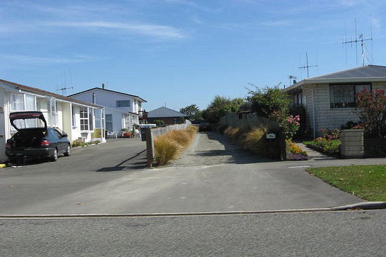 Photo of property in 2/92 Avenue Road, West End, Timaru, 7910