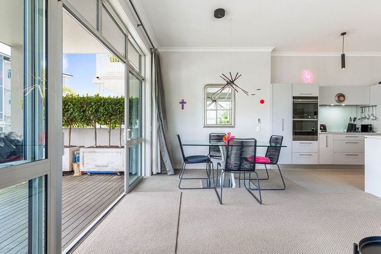 Photo of property in 58 Parkside Drive, Orewa, 0931