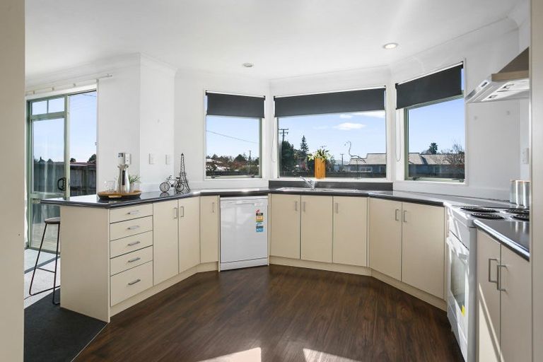 Photo of property in 52 Byron Street, Leamington, Cambridge, 3432