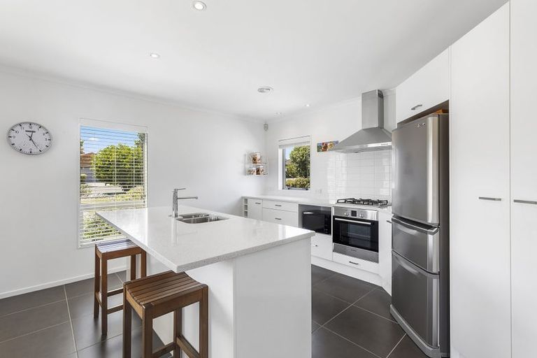 Photo of property in 30 Sumner Terrace, Aotea, Porirua, 5024