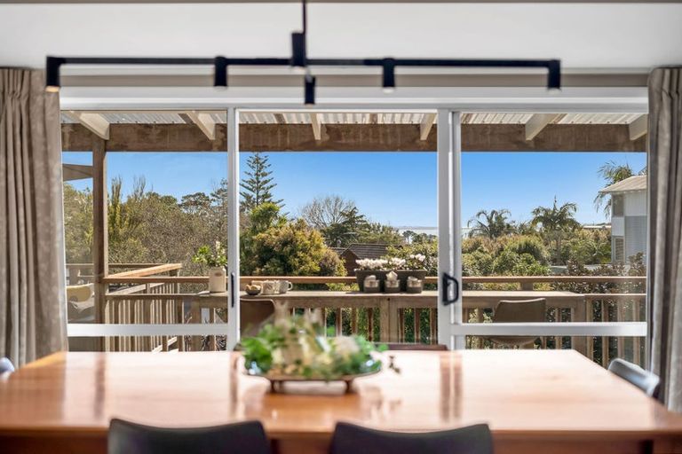 Photo of property in 23 Copperfield Terrace, Mellons Bay, Auckland, 2014