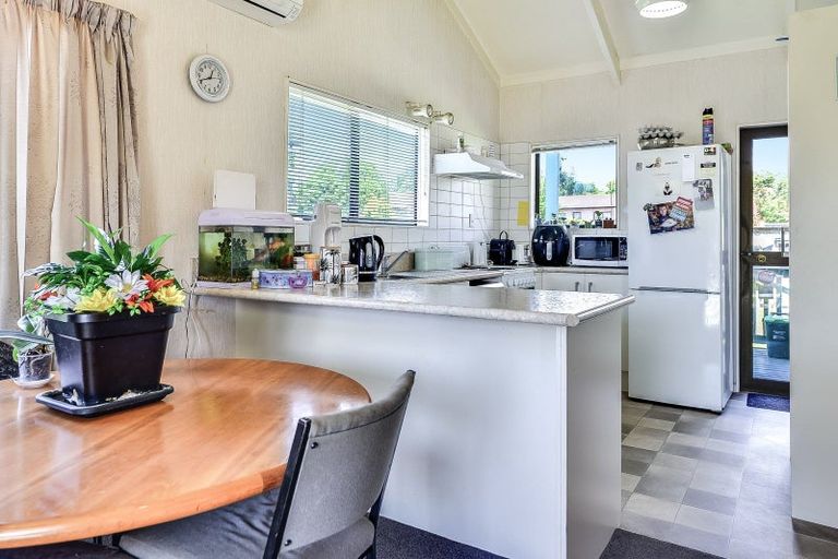 Photo of property in 6 Matipo Crescent, Pukete, Hamilton, 3200