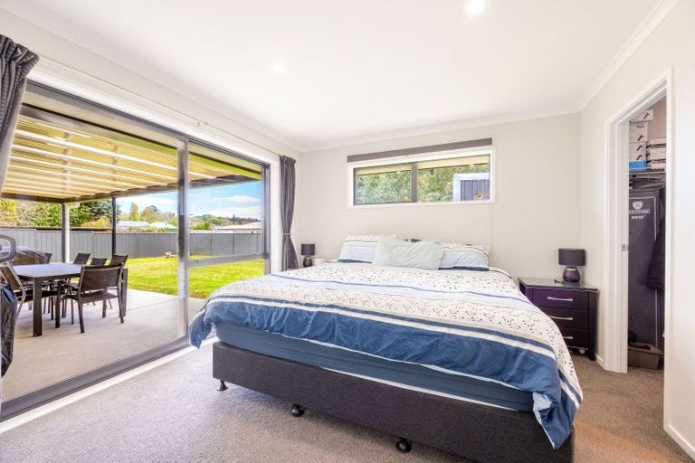 Photo of property in 2 Bibby Street, Waipawa, 4210
