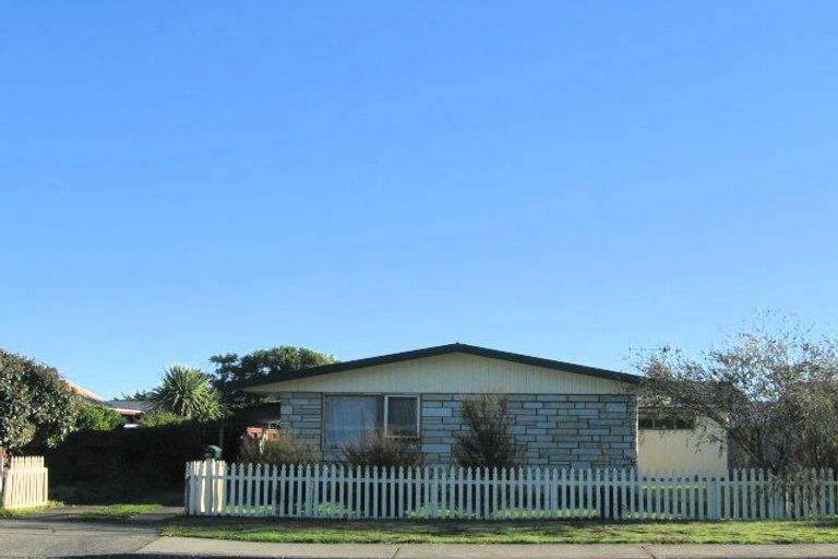 Photo of property in 53 Arawhata Road, Paraparaumu, 5032