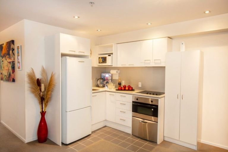 Photo of property in The Nautilus Apartments, 5b/18 Hobson Street, Auckland Central, Auckland, 1010