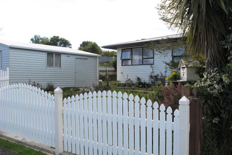 Photo of property in 4 Newburn Grove, Wainuiomata, Lower Hutt, 5014
