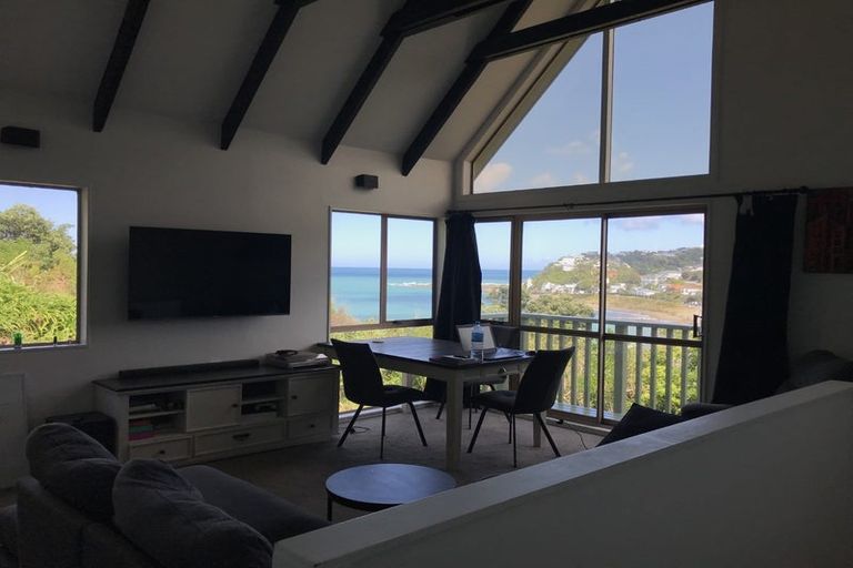 Photo of property in 10 Linwood Way, Island Bay, Wellington, 6023