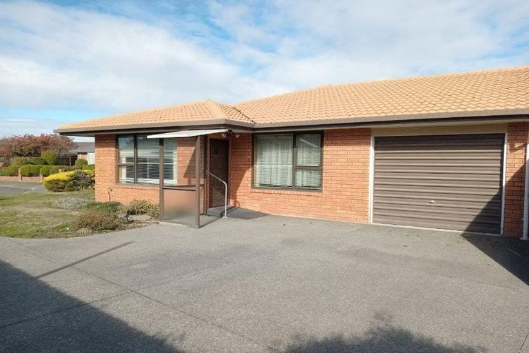Photo of property in 1/15 Thornhill Place, Sockburn, Christchurch, 8042