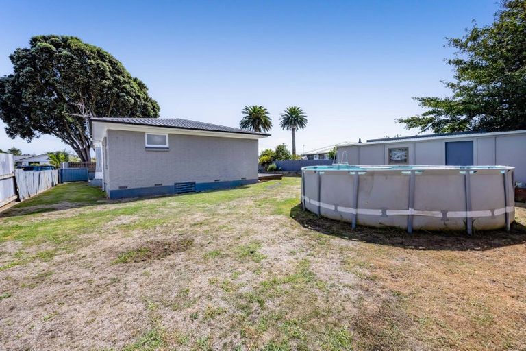 Photo of property in 15a Pratt Street, Waitara, 4320