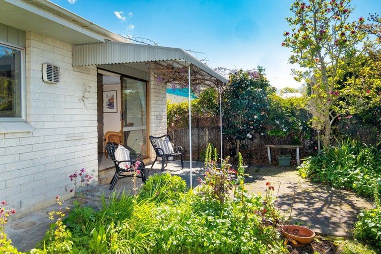 Photo of property in 800a Queen Street East, Parkvale, Hastings, 4122