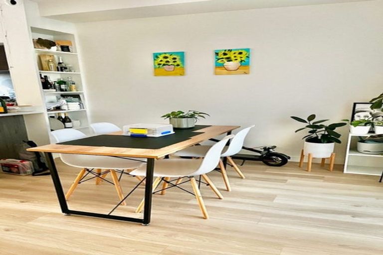 Photo of property in 98 Tarapuka Road, Westgate, Auckland, 0814