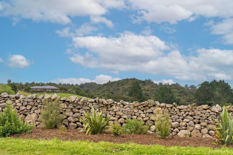 Photo of property in 6 Stonedale Way, Te Kamo, 0185