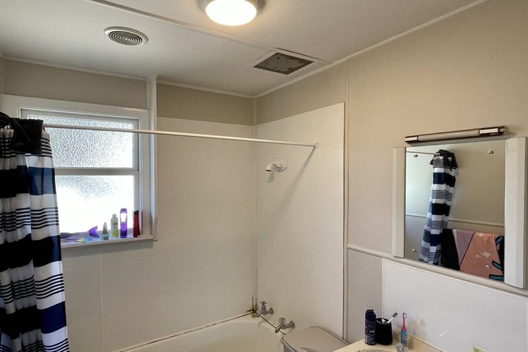 Photo of property in 2/51 Saint Johns Street, Woolston, Christchurch, 8062