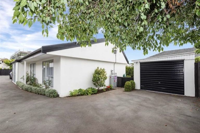 Photo of property in 3/132 Leinster Road, Merivale, Christchurch, 8014