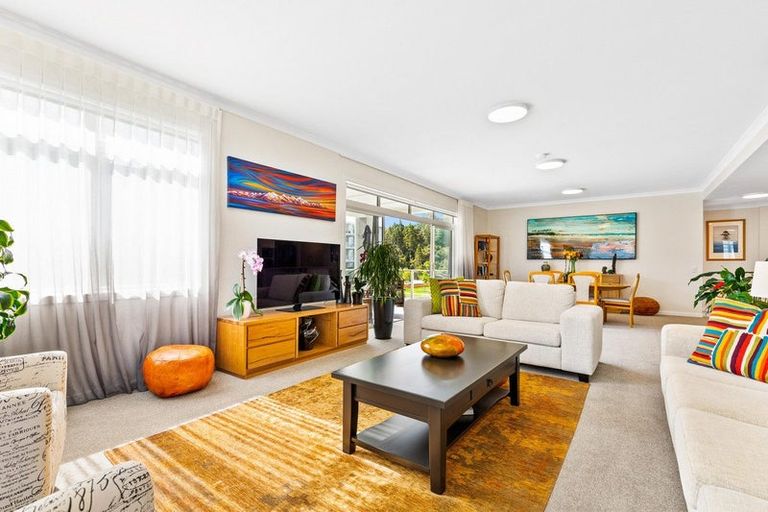 Photo of property in 77 Parkside Drive, Orewa, 0931