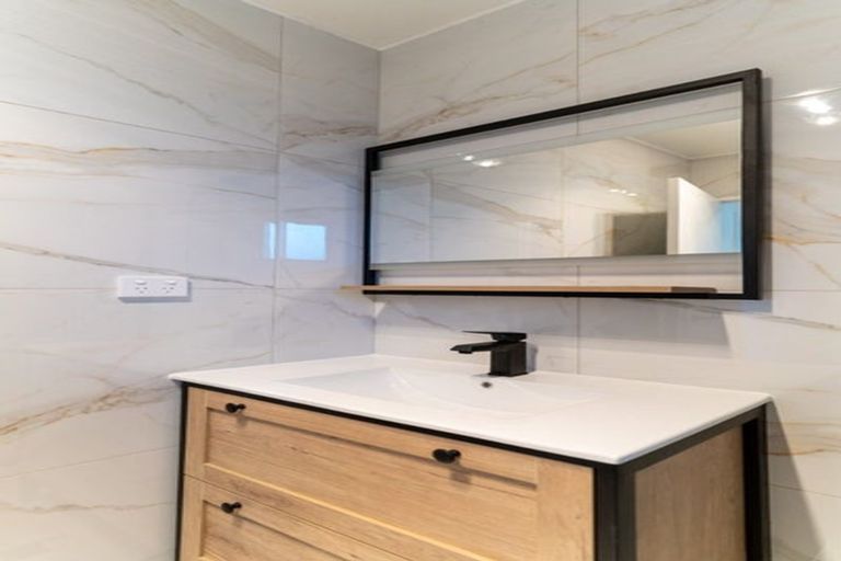 Photo of property in 16 Rangimarie Close, Opaheke, Papakura, 2113