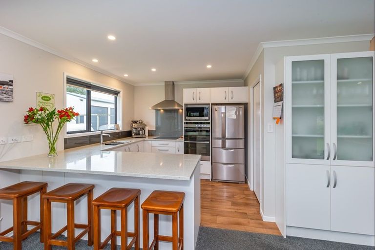 Photo of property in 52 Garth Road, Levin, 5571