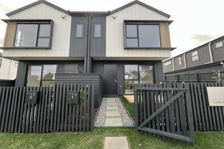 Photo of property in 1/131 Lancaster Road, Beach Haven, Auckland, 0626