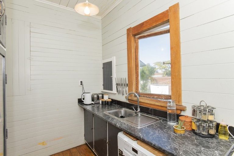 Photo of property in 14 Wellington Street, Te Hapara, Gisborne, 4010