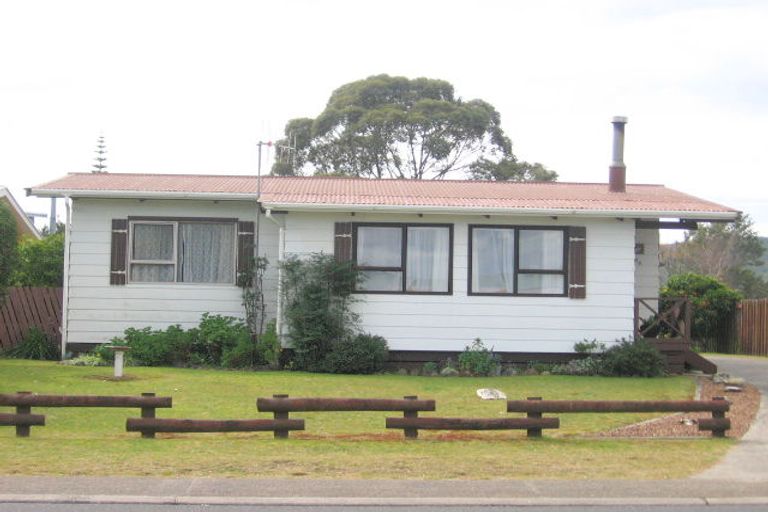 Photo of property in 106 Chartwell Avenue, Whangamata, 3620