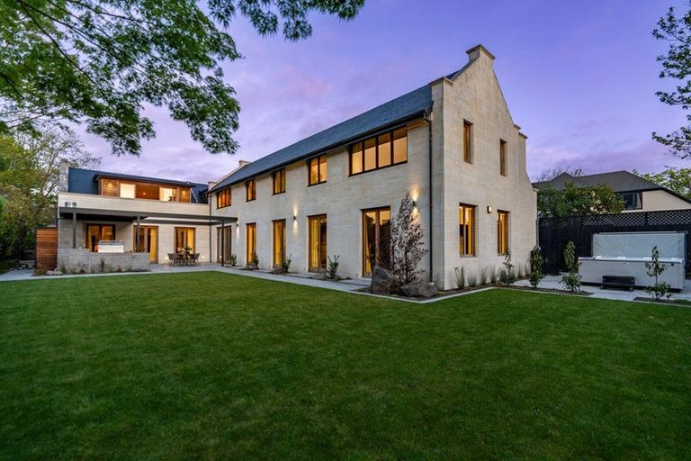 Photo of property in 29 Garden Road, Merivale, Christchurch, 8014