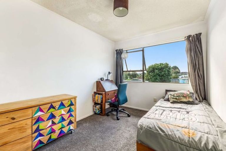 Photo of property in 84 Pioneer Road, Moturoa, New Plymouth, 4310