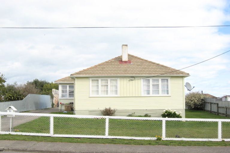 Photo of property in 11 Freyberg Terrace, Waipukurau, 4200