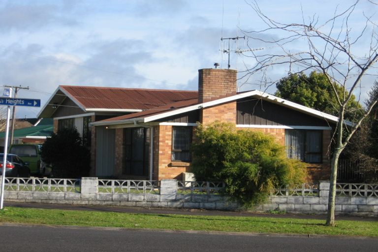 Photo of property in 35 Garden Heights Avenue, Glenview, Hamilton, 3206