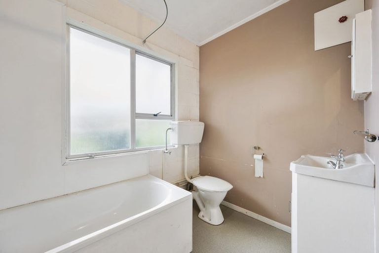 Photo of property in 6/175 Queens Drive, Lyall Bay, Wellington, 6022