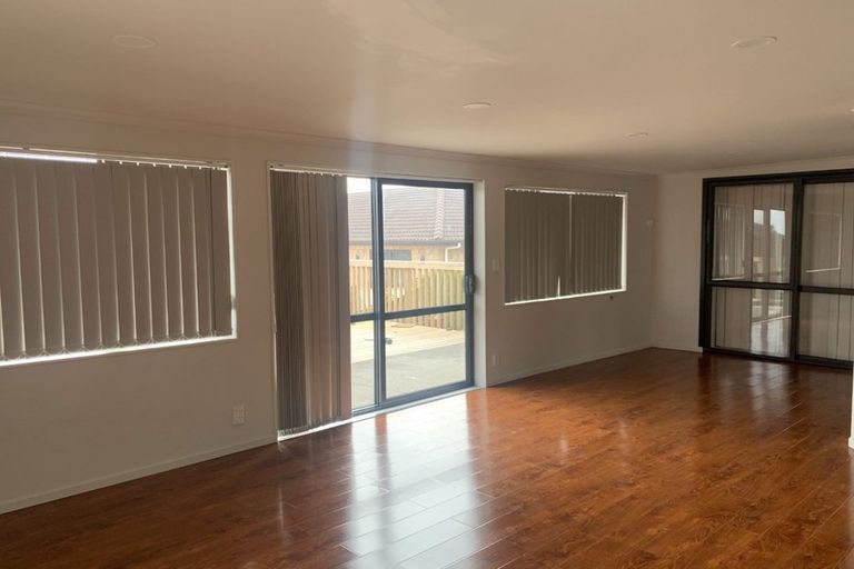 Photo of property in 22 Hilltop Road, Clover Park, Auckland, 2019