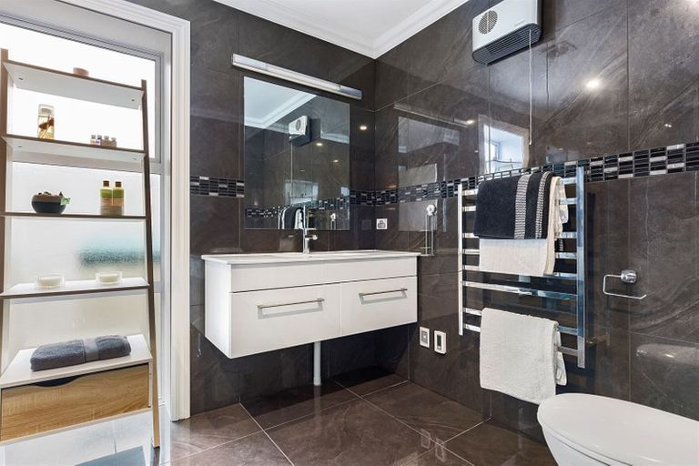 Photo of property in 2a Jahan Lane, Cashmere, Christchurch, 8022