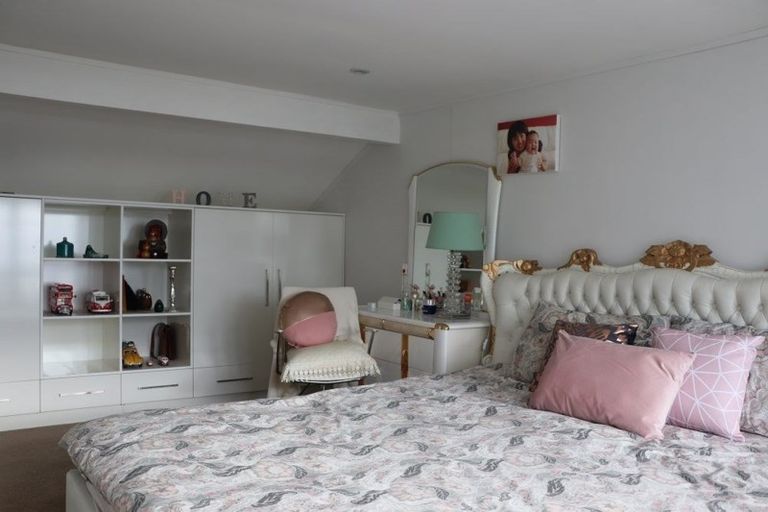 Photo of property in 17 Waimana Avenue, Northcote Point, Auckland, 0627