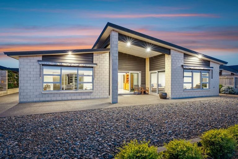 Photo of property in 15 Taranui Way, Paraparaumu Beach, Paraparaumu, 5032