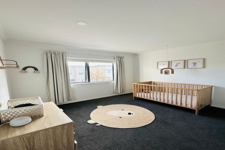 Photo of property in 8 Pangu Way, Mangere, Auckland, 2022